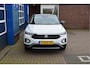 Volkswagen T-Roc 1.0 TSI Life Airco Lichtmetaal Trekhaak Navi