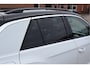 Volkswagen T-Roc 1.0 TSI Life Airco Lichtmetaal Trekhaak Navi