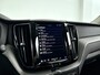 Volvo XC60 T6 Plug-in hybrid AWD Plus Dark | SOH 100% | Panoramadak | 360° camera | Stoel- en Stuurverwarming | Trekhaak