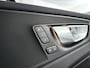 Volvo XC60 T6 Plug-in hybrid AWD Plus Dark | SOH 100% | Panoramadak | 360° camera | Stoel- en Stuurverwarming | Trekhaak