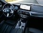 BMW 5-Serie Touring 530e xDrive Business Edition Plus 292 Pk Automaat Navi / DAB / Apple Carplay / Leer / Pano-dak / HUD / M-pakket