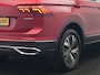 Volkswagen Tiguan 1.4 TSI eHybrid Elegance PHEV 245pk Dealer O.H. | Trekhaak Af Fabriek | Adaptive Cruise | Head Up | Camera | Lederen Sportstoelen Memory & Verwarmd | Sfeerverlichting | Stuur Verwarmd | IQ Light | Keyless | Apple Carplay | Navigatie | DAB  Plug In Hybrid