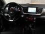 Kia Stonic 1.0 T-GDi Dynamic Sport (APPLE CARPLAY, GROOT NAVI, KEYLESS, CLIMATE, GETINT GLAS, SPORTSTOELEN, PARKEERSENSOREN, LM VELGEN, ELEK PAKKET, NIEUWSTAAT)