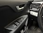 Kia Stonic 1.0 T-GDi Dynamic Sport (APPLE CARPLAY, GROOT NAVI, KEYLESS, CLIMATE, GETINT GLAS, SPORTSTOELEN, PARKEERSENSOREN, LM VELGEN, ELEK PAKKET, NIEUWSTAAT)