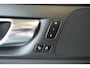 Volvo V60 B4 R-Design | Apple carplay/Android auto | Verwarmde voorruit | Adaptieve cruise control | Keyless | Elektrische achterklep | Extra getint glas |