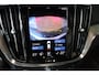 Volvo V60 B4 R-Design | Apple carplay/Android auto | Verwarmde voorruit | Adaptieve cruise control | Keyless | Elektrische achterklep | Extra getint glas |