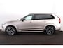 Volvo XC90 T8 Recharge AWD Plus Dark - Luchtvering - Panorama/schuifdak - IntelliSafe Assist & Surround - 360º Camera - Bowers & Wilkins audio - Adaptieve LED koplampen - Verwarmde voorstoelen, stuur & achterbank - Parkeersensoren voor & achter - Elektr. bedienb. voorstoelen met geheugen - Geventileerde voorstoelen - Draadloze tel. lader - Extra getint glas - Elektr. inklapbare trekhaak - 21' LMV