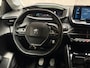 Peugeot 208 1.2 PureTech Allure Sport (VIRTUAL COCKPIT, APPLE CARPLAY, GROOT NAVI, LEDER, 360 CAMERA, SPORTSTOELEN, KEYLESS, GETINT GLAS, LM VELGEN, CRUISE, NIEUWSTAAT)