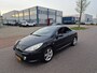 Peugeot 307 CC 2.0-16V CABRIO AUT CARPLAY LEDER PSENSOR NAVI CRUISE TREKHAAK 2 X SLEUTELS