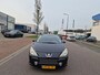 Peugeot 307 CC 2.0-16V CABRIO AUT CARPLAY LEDER PSENSOR NAVI CRUISE TREKHAAK 2 X SLEUTELS