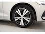 Volvo V60 2.0 B3 Momentum Advantage Aut. [ LED Trekhaak Apple/Android ]