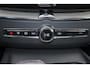 Volvo XC60 T8 Recharge AWD Ultimate Dark - Luchtvering - Panorama/schuifdak - IntelliSafe Assist & Surround - 360º Camera - Bowers & Wilkins audio - Verwarmde voorstoelen, stuur & achterbank - Parkeersensoren voor & achter - Elektr. bedienb. voorstoelen met geheugen - Head up display - Draadloze tel. lader - Extra getint glas - 21' LMV