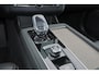 Volvo XC90 T8 Recharge AWD Ultra Dark - Luchtvering - Panorama/schuifdak - IntelliSafe Assist & Surround - 360º Camera - Bowers & Wilkins audio - Adaptieve LED koplampen - Verwarmde voorstoelen, stuur & achterbank - Parkeersensoren voor & achter - Elektr. bedienb. voorstoelen met geheugen - Geventileerde voorstoelen - Head up display - Draadloze tel. lader - Extra getint glas - Elektr. inklapbare trekhaak - 21' LMV