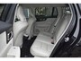 Volvo V60 B4 Essential Edition | Achterruitrijcamera | Adaptieve Cruise Control | BLIS | Lichte lederen bekleding | Google Navigatie | Climate Control | Apple Carplay / Android Auto |