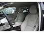 Volvo V60 B4 Essential Edition | Achterruitrijcamera | Adaptieve Cruise Control | BLIS | Lichte lederen bekleding | Google Navigatie | Climate Control | Apple Carplay / Android Auto |