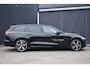 Volvo V60 B4 Essential Edition | Achterruitrijcamera | Adaptieve Cruise Control | BLIS | Lichte lederen bekleding | Google Navigatie | Climate Control | Apple Carplay / Android Auto |