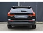 Volvo V60 B4 Essential Edition | Achterruitrijcamera | Adaptieve Cruise Control | BLIS | Lichte lederen bekleding | Google Navigatie | Climate Control | Apple Carplay / Android Auto |