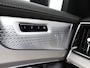 Volvo XC90 2.0 T8 Plug-in hybrid AWD Ultra Black Edition Pano-Schuifdak, Trekhaak, 22" LM Velgen, Bower & Wilkins Audio, Head-Up Display, Stoelverwarming/koeling/massage, Adaptieve Cruise, Side Assist, Navi, Four-C Chassis,