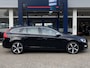 Volvo V60 2.0 T4 Business Sport / NL-Auto / 190 PK / Dealer-Onderhouden / Standkachel / Cruise-Control / Stoelverwarming / Climate-Control / Radio-Bluetooth / Navi / PDC-Achter / 18'' LMV / All-Season / ENZ.