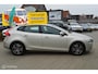 Volvo V40 2.0 T2 Nordic+ | Pano-dak | LED-Koplamp