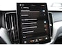 Volvo XC60 2.0 T8 Plug-in hybrid Plus Black Edition Head-up | 360 | Zwenkbare trekhaak | Panoramadak