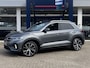 Volkswagen T-Roc 1.5 TSI R-Line Business+ / Automaat / Open-Panodak / Massage-Stoelen / Adaptieve Cruise-Control / Stoelverwarming / Matrix-LED / Sfeerverlichting / Apple-Carplay & Android-Auto / Draadloze-Telefoonlader / Climate-Control / Flippers / DAB Radio-Bluetooth / Navi / PDC V+A met Camera / 19'' LMV / ENZ.
