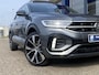 Volkswagen T-Roc 1.5 TSI R-Line Business+ / Automaat / Open-Panodak / Massage-Stoelen / Adaptieve Cruise-Control / Stoelverwarming / Matrix-LED / Sfeerverlichting / Apple-Carplay & Android-Auto / Draadloze-Telefoonlader / Climate-Control / Flippers / DAB Radio-Bluetooth / Navi / PDC V+A met Camera / 19'' LMV / ENZ.