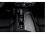 Volvo XC60 2.0 T6 Plug-in hybrid AWD R-Design - Automaat | S/K-Panodak | Harman/Kardon | Elek. Trekhaak | Dig. Cockpit | Adapt. Cruise | Stoel-+Stuurverw. | PDC | Camera | NAV + App. Connect | ECC | Elek. Klep | LM 19" |