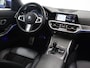 BMW 3-Serie Touring 330i Executive Edition | M-Pakket | Panoramadak | Parkeerpakket | HUD | DAB | Hifi Speakersysteem | Sportstoelen | Rijassistentiepakket | LED | Interieurverlichtingspakket |