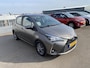 Toyota Yaris 1.5 VVT-i Energy Stoelverwarming, stoere matte grijze velgen, achteruitrij camera, cruise control, automaat!