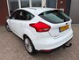 Ford Focus 1.0 Titanium / Navi / PDC / Clima / 17 inch / Keyless