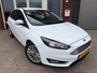Ford Focus 1.0 Titanium / Navi / PDC / Clima / 17 inch / Keyless