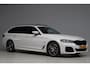 BMW 5-Serie Touring 530e xDrive High Executive | adap. cruise | panoramadak | elek. trekhaak | harmankardon | keyless | camera