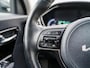 Kia Niro EV e-Niro DynamicLine 64 kWh 3-Fase | SOH 100% | Schuifdak | Carplay | Achteruitrijcamera