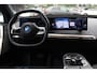 BMW iX xDrive40 Executive 77 kWh / SoH 97,3% / Trekhaak / Panoramadak / 360Camera / Harman Kardon / 22'' / CarPlay / DAB / Dodehoek / ACC