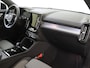 Volvo XC40 2.0 B4 Plus Dark | Trekhaak | H&K Audio | Stoelgeheugen |