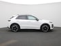 Volkswagen T-Roc 1.5 eTsi R-Line First Edition 150 PK Automaat | Panoramadak | Black Style | Lederen bekleding | Memory stoelen | Harman Kardon geluidssysteem | Apple Carplay | 19" Lichtmetalen velgen | IQ Light | 360 Camera | Android Auto | Achterklep elektrisch | Ruiten getint | Dodehoek sensoren | Parkeersensoren | Keyless access | Climate control |