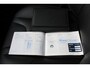 Volvo V40 Cross Country 1.5 T3 Polar+ Luxury 100% Dealeronderhouden | Panoramisch dak | Lederen bekleding | Verwarmbare voorstoelen | Harman Kardon Audio | 17-Inch Lichtmetalen velgen | Parkeersensoren voor + achter | Parkeercamera achter