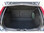Volvo V40 Cross Country 1.5 T3 Polar+ Luxury 100% Dealeronderhouden | Panoramisch dak | Lederen bekleding | Verwarmbare voorstoelen | Harman Kardon Audio | 17-Inch Lichtmetalen velgen | Parkeersensoren voor + achter | Parkeercamera achter