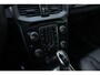Volvo V40 Cross Country 1.5 T3 Polar+ Luxury 100% Dealeronderhouden | Panoramisch dak | Lederen bekleding | Verwarmbare voorstoelen | Harman Kardon Audio | 17-Inch Lichtmetalen velgen | Parkeersensoren voor + achter | Parkeercamera achter