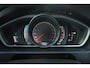 Volvo V40 Cross Country 1.5 T3 Polar+ Luxury 100% Dealeronderhouden | Panoramisch dak | Lederen bekleding | Verwarmbare voorstoelen | Harman Kardon Audio | 17-Inch Lichtmetalen velgen | Parkeersensoren voor + achter | Parkeercamera achter