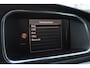 Volvo V40 Cross Country 1.5 T3 Polar+ Luxury 100% Dealeronderhouden | Panoramisch dak | Lederen bekleding | Verwarmbare voorstoelen | Harman Kardon Audio | 17-Inch Lichtmetalen velgen | Parkeersensoren voor + achter | Parkeercamera achter