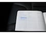Volvo V40 Cross Country 1.5 T3 Polar+ Luxury 100% Dealeronderhouden | Panoramisch dak | Lederen bekleding | Verwarmbare voorstoelen | Harman Kardon Audio | 17-Inch Lichtmetalen velgen | Parkeersensoren voor + achter | Parkeercamera achter
