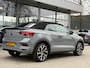 Volkswagen T-Roc Cabrio 1.5 TSI AUT. *!* 2x R-LINE *!* NAVI/ LUXE LEDER/ BEATS/ ACC/ 19 INCH/ MOONSTONE GREY *!*
