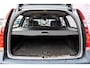 Volvo XC70 2.5 T Geartronic Comfort Line | Trekhaak | Schuif/kantel dak| Cruise control | Stoelverwarming | Elektrisch verstelbare voorstoelen met geheugen | Recent nieuwe distributieriem |