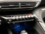 Peugeot 3008 1.2 PureTech Sport Automaat (APPLE CARPLAY, GROOT NAVI, TREKHAAK, PARKEERSENSOREN, SPORTSTOELEN, CRUISE, LANE ASSIST, NIEUWSTAAT)