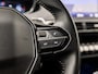 Peugeot 3008 1.2 PureTech Sport Automaat (APPLE CARPLAY, GROOT NAVI, TREKHAAK, PARKEERSENSOREN, SPORTSTOELEN, CRUISE, LANE ASSIST, NIEUWSTAAT)