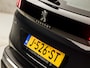 Peugeot 3008 1.2 PureTech Sport Automaat (APPLE CARPLAY, GROOT NAVI, TREKHAAK, PARKEERSENSOREN, SPORTSTOELEN, CRUISE, LANE ASSIST, NIEUWSTAAT)