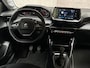 Peugeot 208 1.2 PureTech Sport (APPLE CARPLAY, BLACK PACK, LM VELGEN, SPORTSTOELEN, PARKEERSENSOREN, CRUISE, LANE ASSIST, NIEUWSTAAT)