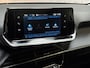 Peugeot 208 1.2 PureTech Sport (APPLE CARPLAY, BLACK PACK, LM VELGEN, SPORTSTOELEN, PARKEERSENSOREN, CRUISE, LANE ASSIST, NIEUWSTAAT)